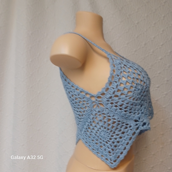 AKIRA Blue Asymmetrical Cropped Tank Top Size L lt doesn't have a label - Picture 4 of 9